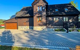 Beskid House Kurów